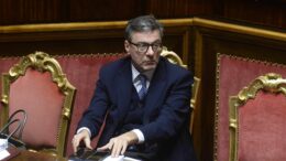 Manovra, via libera del Senato. Giorgetti rivendica: “Fatto cose che sembravano impossibili”