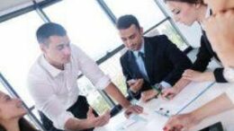 Giovani in fuga dall’Italia, sono 630mila tra il 2011 e il 2024: cosa dicono i dati del Cnel?