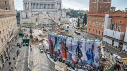 Roma, al cantiere di piazza Venezia la terza opera di ‘Murales’