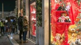 Natale, giochi e dolci sicuri sotto l’albero e nella calza? Occhio alle contraffazioni