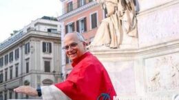 Papa Leone a piazza di Spagna per l’omaggio all’Immacolata: “Si aprano porte di pace”