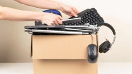 Rifiuti, indagine: un italiano su due non conosce i Raee ma il 73% si considera preparato sul riciclo