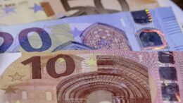 Tredicesima, qualche trucco per non spenderla tutta subito