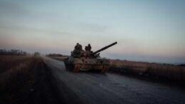 Ucraina, Ue approva blocco asset russi. Italia: “Esplorare alternative”