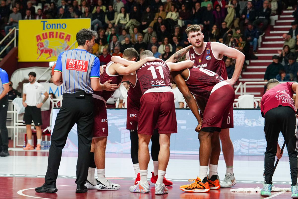 Basket: dal sogno scudetto all’esclusione, niente lieto fine per Trapani Basket: dal sogno scudetto all’esclusione, niente lieto fine per Trapani
