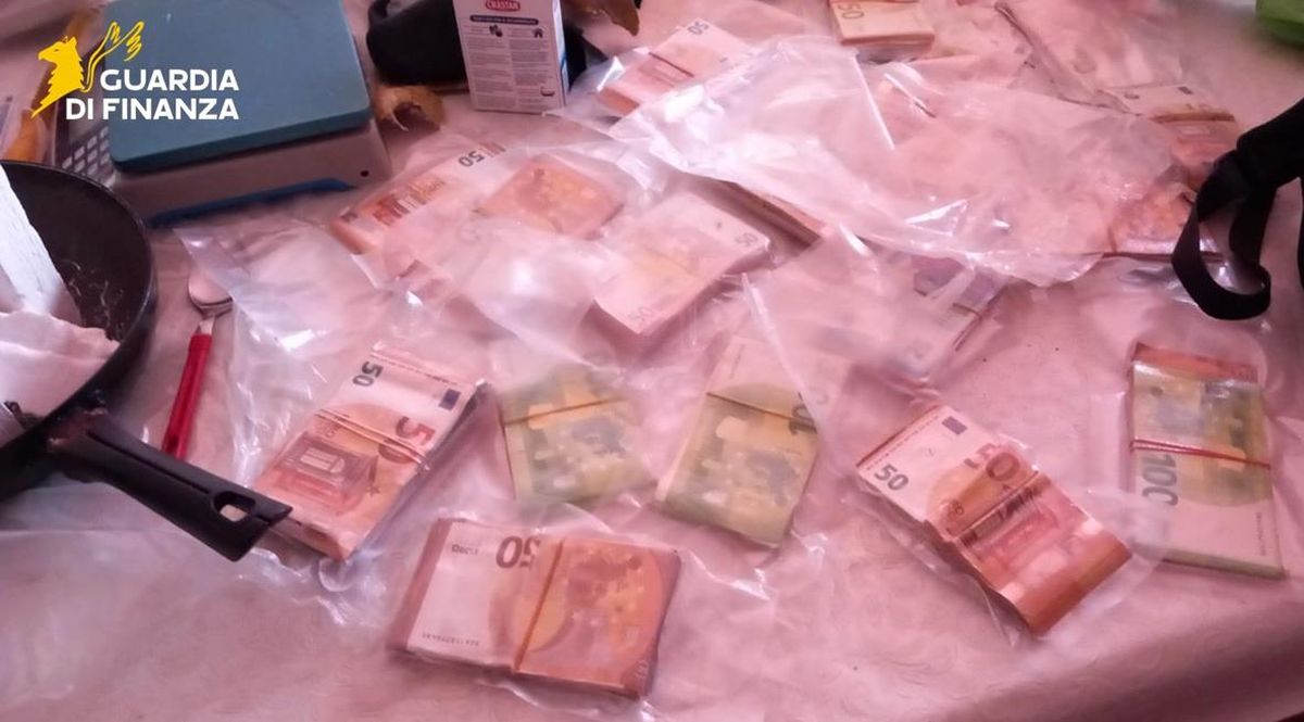 Sequestrata nel Cosentino cocaina per oltre 1 milione di euro, cinque in manette Sequestrata nel Cosentino cocaina per oltre 1 milione di euro, cinque in manette