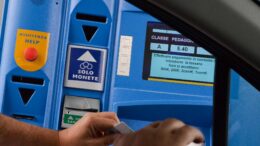 Carburanti, pedaggi, Rc auto: “Aumenti a raffica nel 2026”