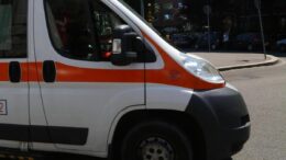 Vicenza, due ragazzi investiti dal bus all’uscita di scuola: amputata la gamba a una 15enne