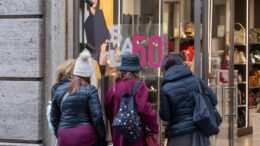 Saldi, al via il 2 gennaio in Valle d’Aosta e dal 3 nel resto d’Italia