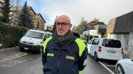 Crans Montana. Lo psicologo sul posto: “Inizia a salire la rabbia. L’attesa logora le famiglie”