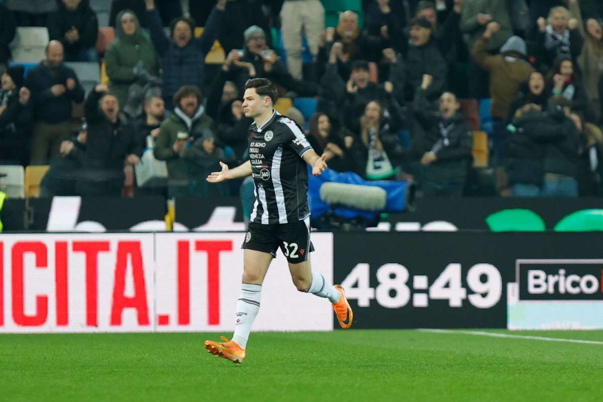 La Roma frena e perde il quarto posto, l’Udinese vince 1-0 La Roma frena e perde il quarto posto, l’Udinese vince 1-0