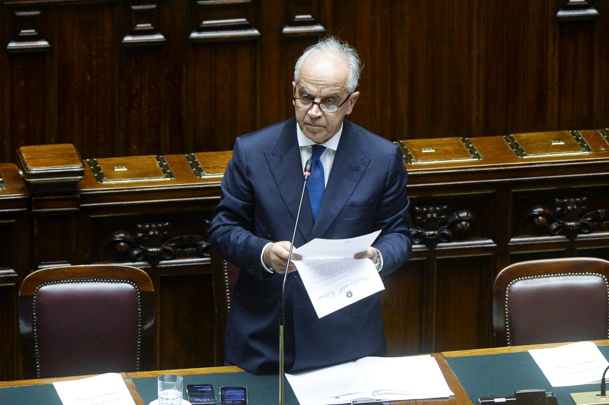 Stretta sulla sicurezza, Piantedosi al Senato: “Serve una norma che consenta un intervento preventivo” Stretta sulla sicurezza, Piantedosi al Senato: “Serve una norma che consenta un intervento preventivo”