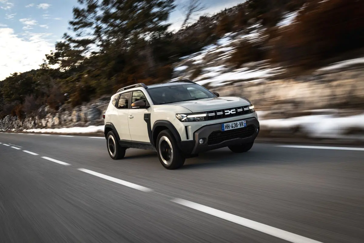 Dacia rinnova Duster, nuovi motori più potenti ed efficienti Dacia rinnova Duster, nuovi motori più potenti ed efficienti
