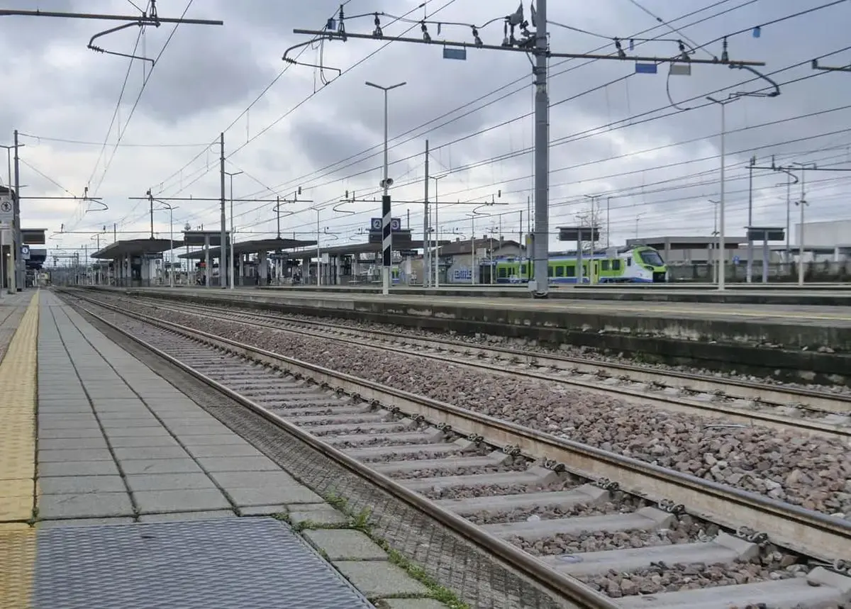 Nuovi sabotaggi sulla linea Alta Velocità, circolazione ferroviaria rallentata Nuovi sabotaggi sulla linea Alta Velocità, circolazione ferroviaria rallentata