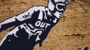 ICE OUT! LA STREET ARTIST LAIKA CONTRO LA PRESENZA DEGLI AGENTI USA AI GIOCHI OLIMPICI INVERNALI