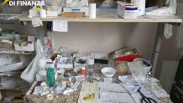 Scoperto un falso ambulatorio a Campi Bisenzio, finto medico denunciato / Video