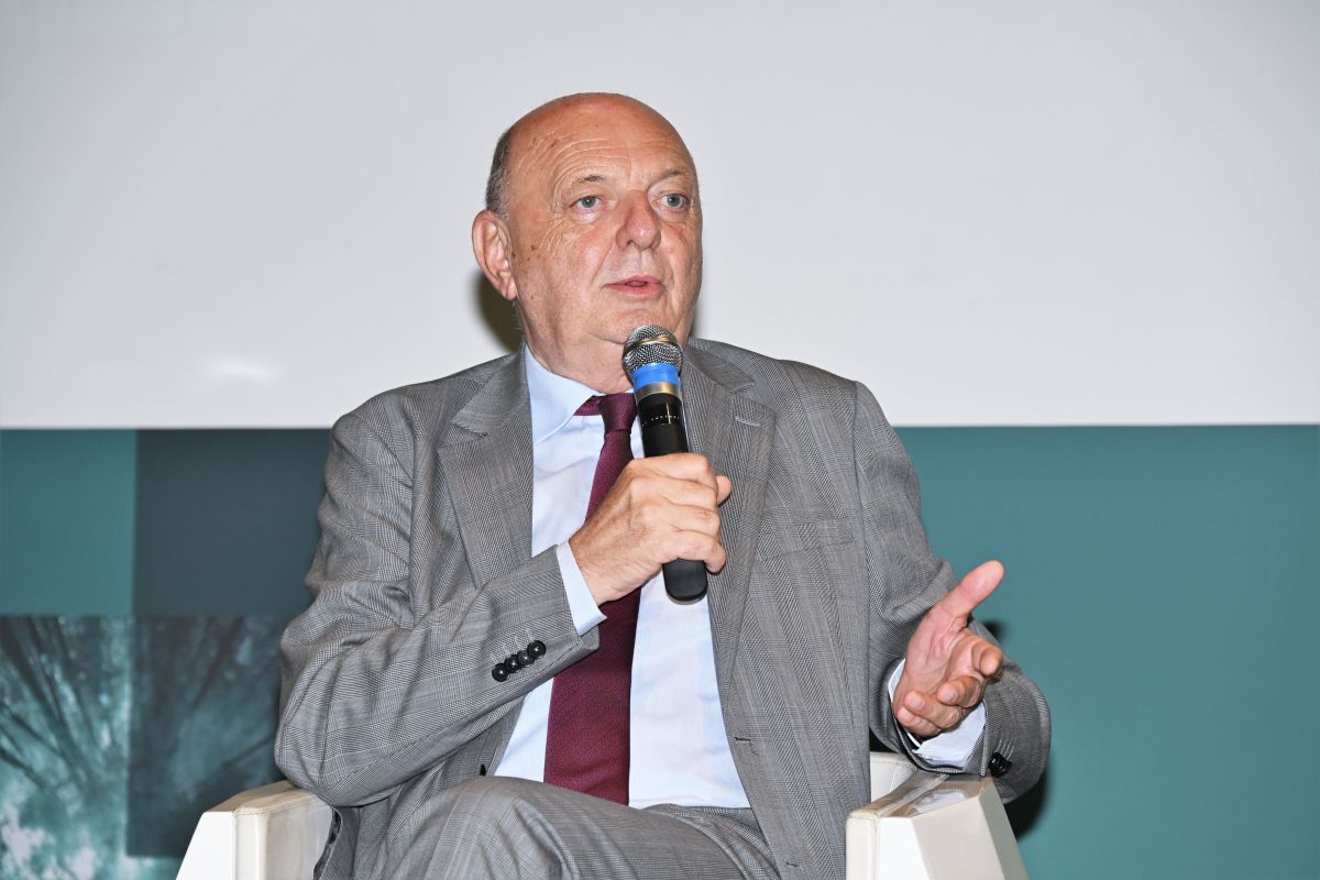 Pichetto “Se effetti guerra duraturi, possibile revisione dl bollette” Pichetto “Se effetti guerra duraturi, possibile revisione dl bollette”