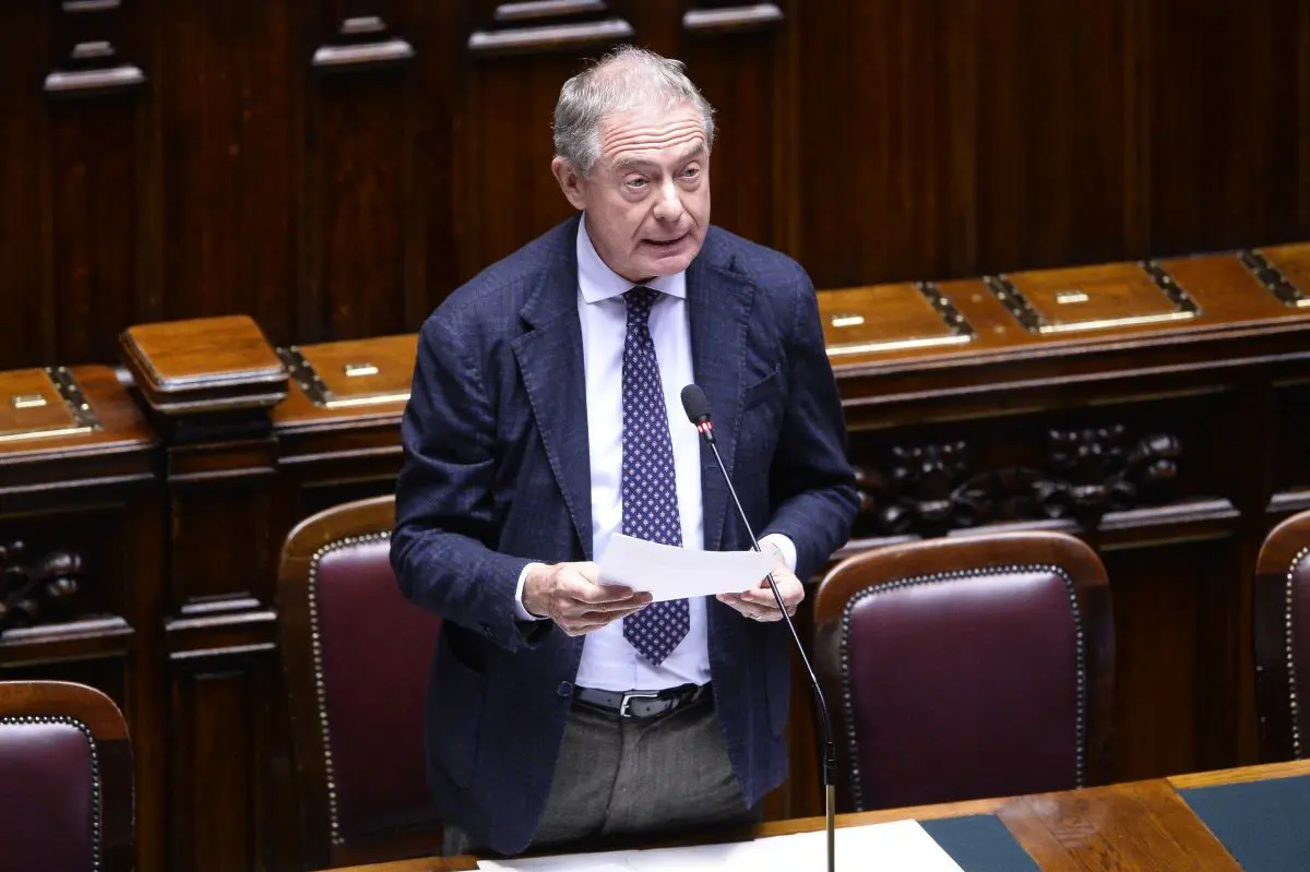 Urso “Freneremo la corsa dei carburanti” Urso “Freneremo la corsa dei carburanti”