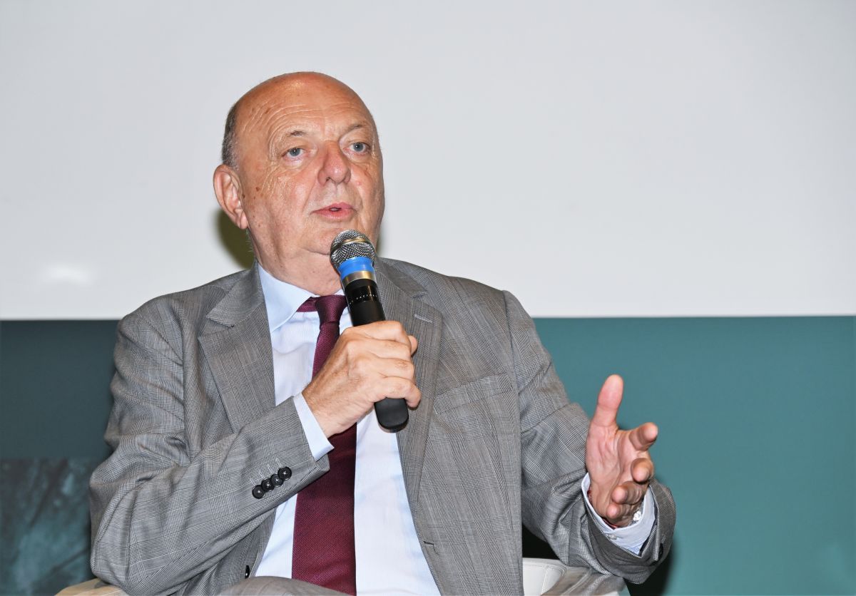 L’Italia aderisce al rilascio coordinato di scorte petrolifere dell’AIE L’Italia aderisce al rilascio coordinato di scorte petrolifere dell’AIE