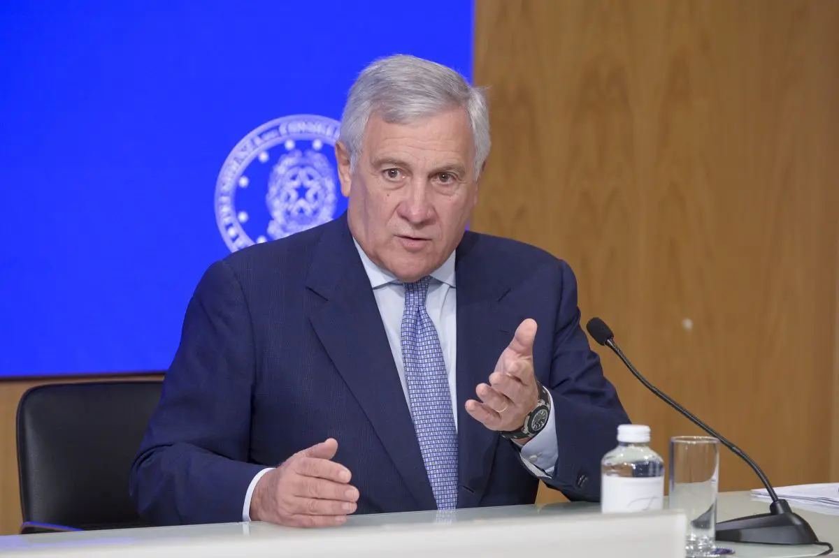 Colpita base italiana in Kuwait, nessun ferito. Tajani “Non ci facciamo intimorire” Colpita base italiana in Kuwait, nessun ferito. Tajani “Non ci facciamo intimorire”