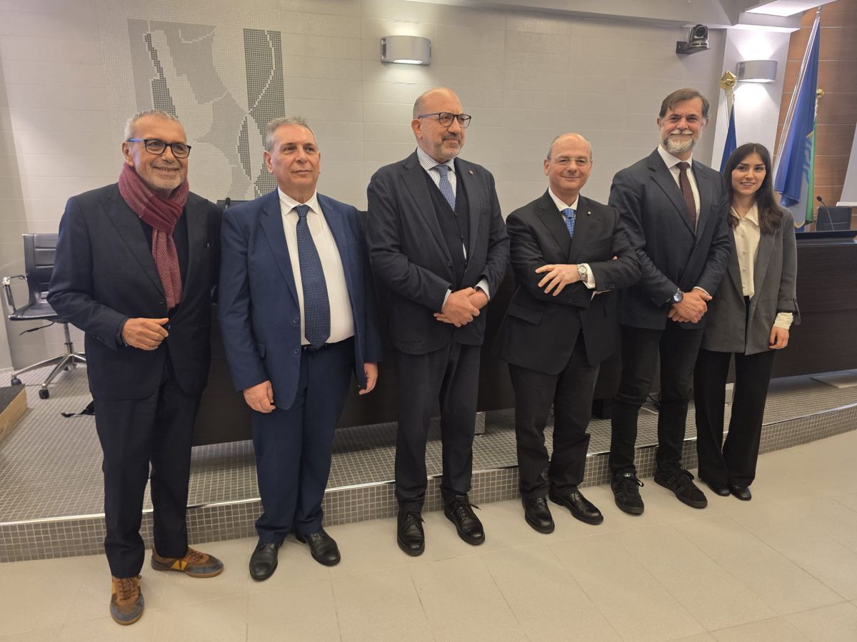 Tumore al seno, il Sud fa rete: nasce il primo modello interregionale di cura Tumore al seno, il Sud fa rete: nasce il primo modello interregionale di cura