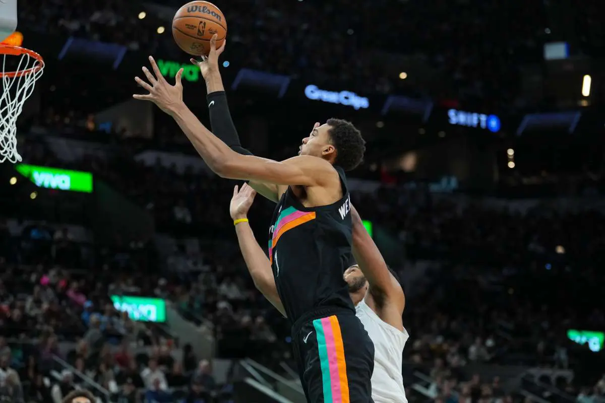 Ottava vittoria di fila degli Spurs, Bucks fuori dalla post-season Ottava vittoria di fila degli Spurs, Bucks fuori dalla post-season