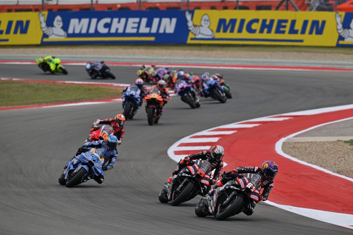 Bezzecchi vince anche ad Austin, doppietta Aprilia con Martin secondo Bezzecchi vince anche ad Austin, doppietta Aprilia con Martin secondo