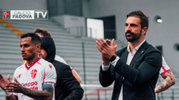 Vigilia Venezia-Padova Andreoletti: “Out Silva, torna Ghiglione, ma più grande assenza i nostri tifosi. Zero alibi, dobbiamo stringere i denti”