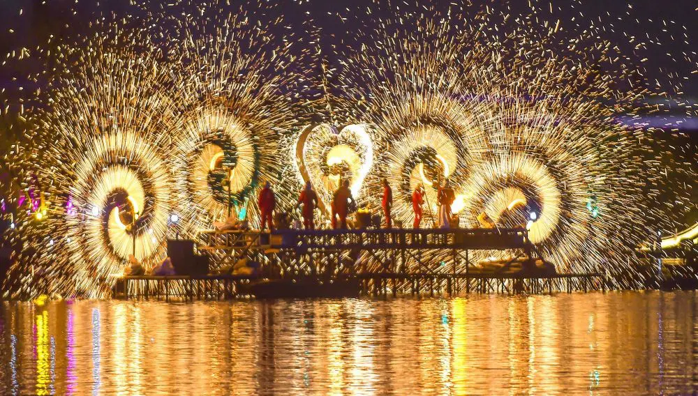La Cina investirà un miliardo di yuan a sostegno del turismo La Cina investirà un miliardo di yuan a sostegno del turismo
