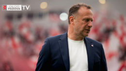 Vigilia Padova-Reggiana Mister Breda: “Domani gara piena di insidie. Dobbiamo essere pronti a tutto con una prestazione importante”