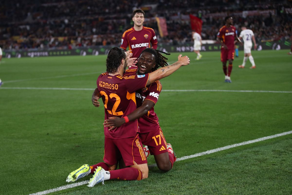 La Roma travolge 4-0 la Fiorentina e si rilancia nella corsa Champions La Roma travolge 4-0 la Fiorentina e si rilancia nella corsa Champions