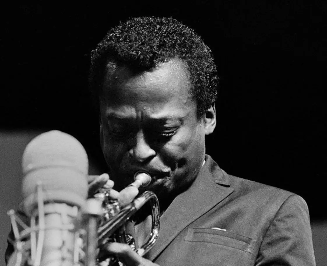 Su tivusat la leggenda di Miles Davis a cento anni dalla nascita Su tivusat la leggenda di Miles Davis a cento anni dalla nascita