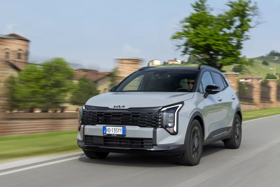 Kia Sportage si rinnova con la motorizzazione Trifuel Kia Sportage si rinnova con la motorizzazione Trifuel