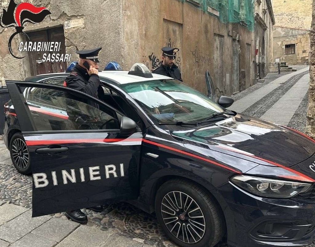 Tratta di esseri umani, catturato a Sassari latitante nascosto in un armadio Tratta di esseri umani, catturato a Sassari latitante nascosto in un armadio