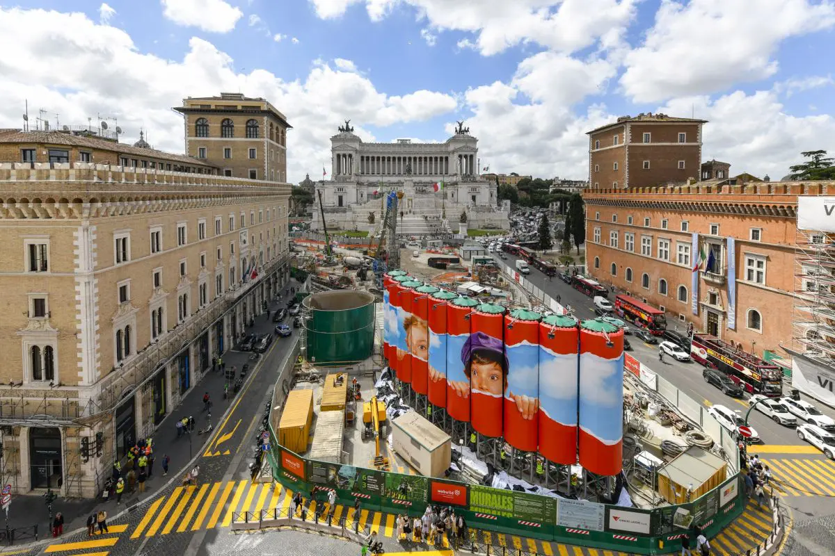 Webuild, nuova opera “MURALES” per la stazione Venezia della Metro C di Roma Webuild, nuova opera “MURALES” per la stazione Venezia della Metro C di Roma