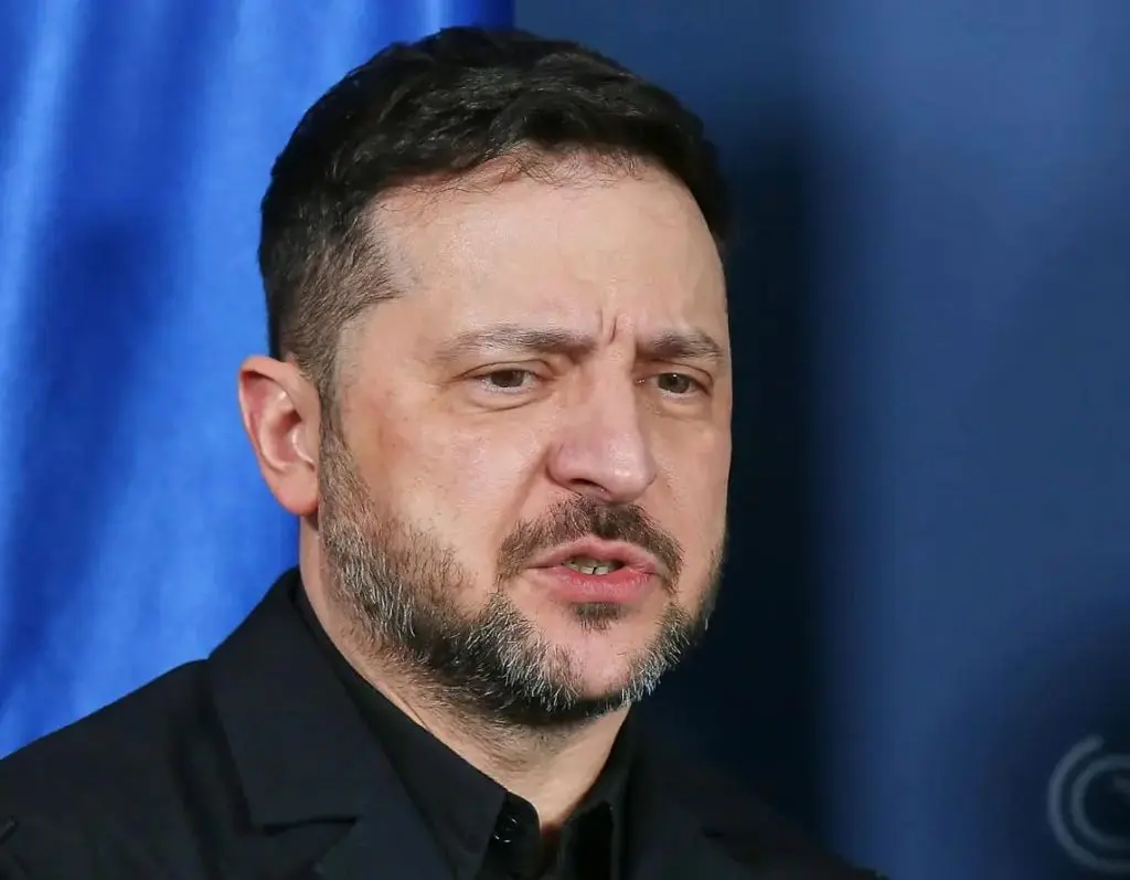 Zelensky “Nella notte attacco russo con droni e missili su Kiev” Zelensky “Nella notte attacco russo con droni e missili su Kiev”