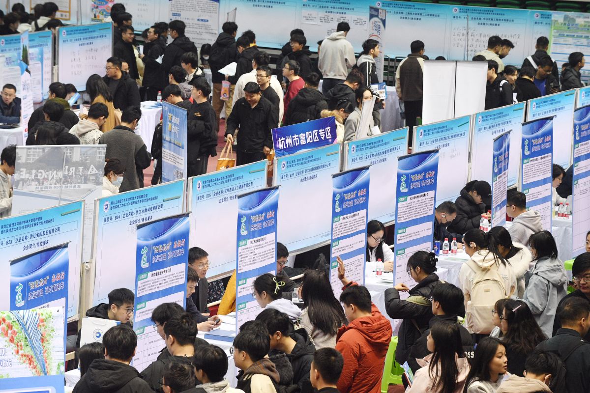 Cina, il mercato del lavoro stabile ad aprile Cina, il mercato del lavoro stabile ad aprile