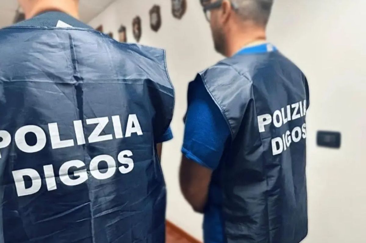 Siena, denunciati 13 minorenni per propaganda di idee fondate sull’odio razziale Siena, denunciati 13 minorenni per propaganda di idee fondate sull’odio razziale