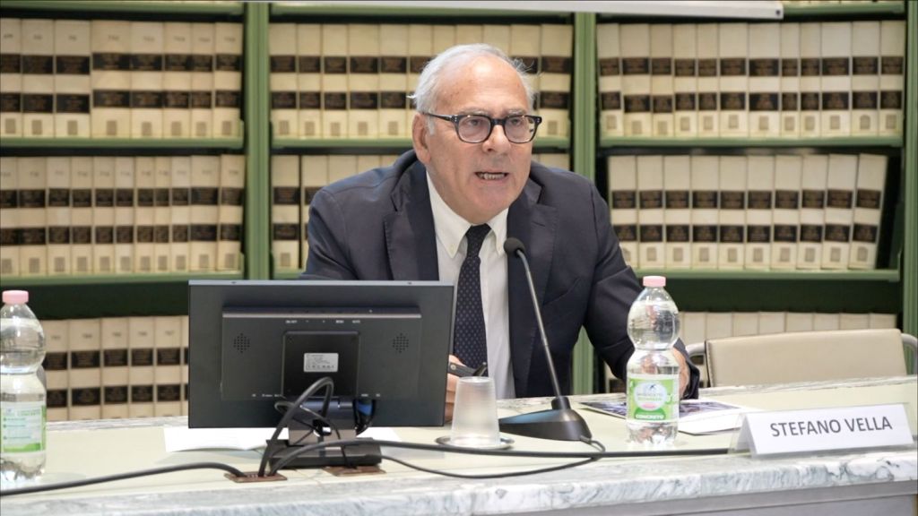 Farmaceutica, Vella “Innovazione cruciale ma le persone devono restare al centro” Farmaceutica, Vella “Innovazione cruciale ma le persone devono restare al centro”