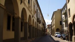 LA PEDONALIZZAZIONE DEL PICCOLO TRATTO DI VIA DANTE