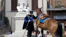 Bertinoro celebra i 100 anni della ‘Festa dell’ospitalità’, da rito medioevale a Dna degli abitanti