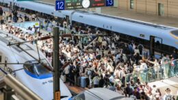 Cina, record di viaggi ferroviari nei primi cinque mesi del 2026