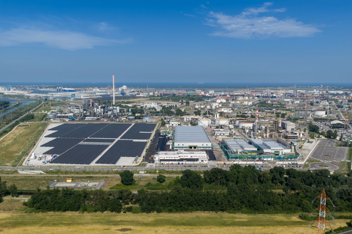 Eni e Hera, a Ravenna nasce il Comparto Ambientale sull’area di Cà Ponticelle Eni e Hera, a Ravenna nasce il Comparto Ambientale sull’area di Cà Ponticelle