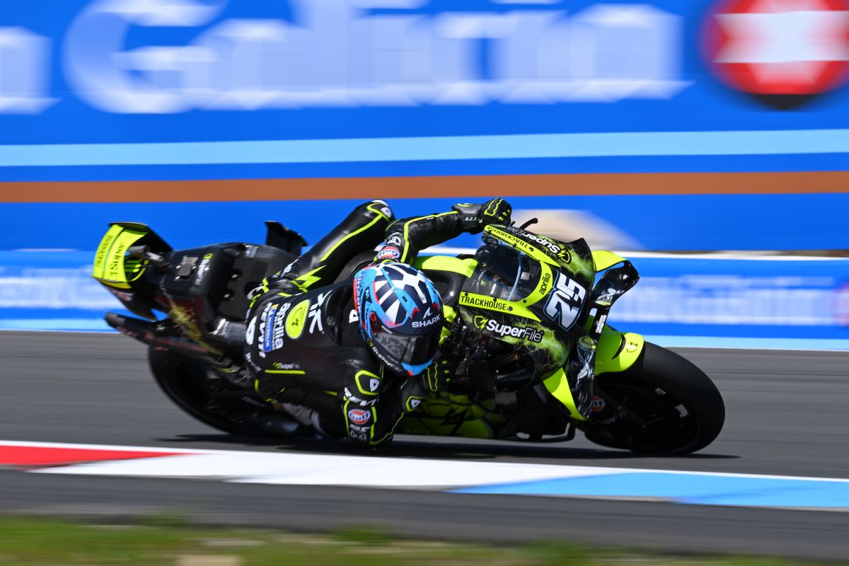 Fernandez vince la sprint di Assen, terzo Di Giannantonio davanti a Bezzecchi Fernandez vince la sprint di Assen, terzo Di Giannantonio davanti a Bezzecchi