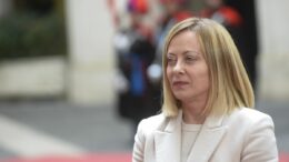 Meloni “Non sono antiamericana oggi, non ero inginocchiata ieri”