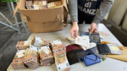 Maxi sequestro a Trieste di oltre 1,17 milioni di euro in banconote false e documenti contraffatti