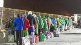 Migranti, traduceva male colloqui con richiedenti asilo: fermato interprete a Siracusa
