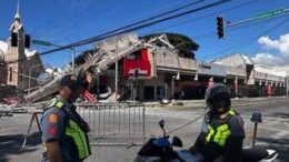 Terremoto magnitudo 7.8 nelle Filippine, 15 morti e oltre 100 feriti: scatta allarme tsunami
