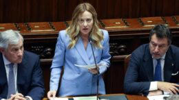 Ucraina, Meloni: “Sostegno a Kiev e pressione sulla Russia. Ue individui figura autorevole per negoziato”