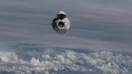 Air leak halts ISS repairs, NASA orders astronauts back aboard
